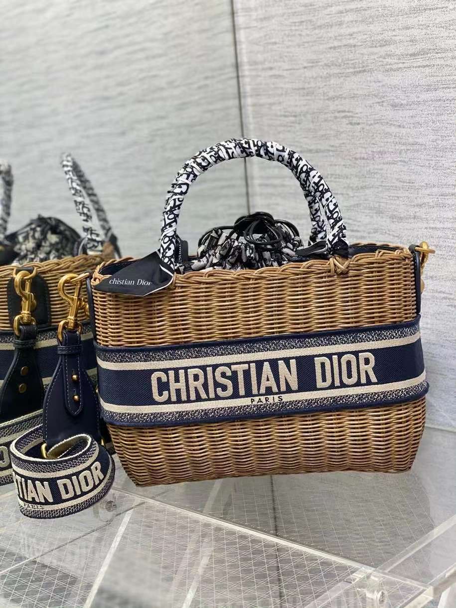 디올 LADY DIOR 핸드 브레이드 위커 백 라지 28x21x12cm