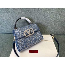 발렌티노 24ss 스톤장식 브이슬링 핸드백 22*16*9cm