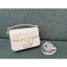 발렌티노 24ss Alltime 레더 숄더 백 22*16*7cm