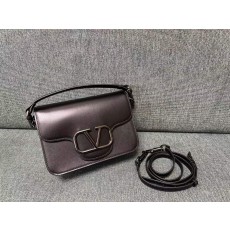 발렌티노 24ss Alltime 레더 숄더 백 22*16*7cm