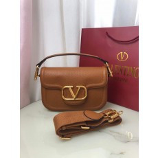 발렌티노 24ss Alltime 레더 숄더 백 23.5*18*8cm