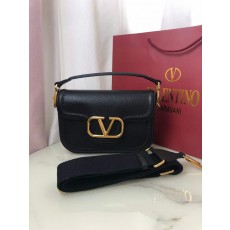 발렌티노 24ss Alltime 레더 숄더 백 23.5*18*8cm