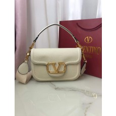발렌티노 24ss Alltime 레더 숄더 백 23.5*18*8cm